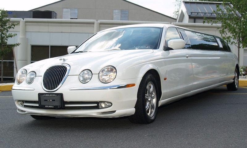 10 passengers jaguar limousine image